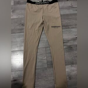 BRAND NEW ESSENTIALS LEGGINGS